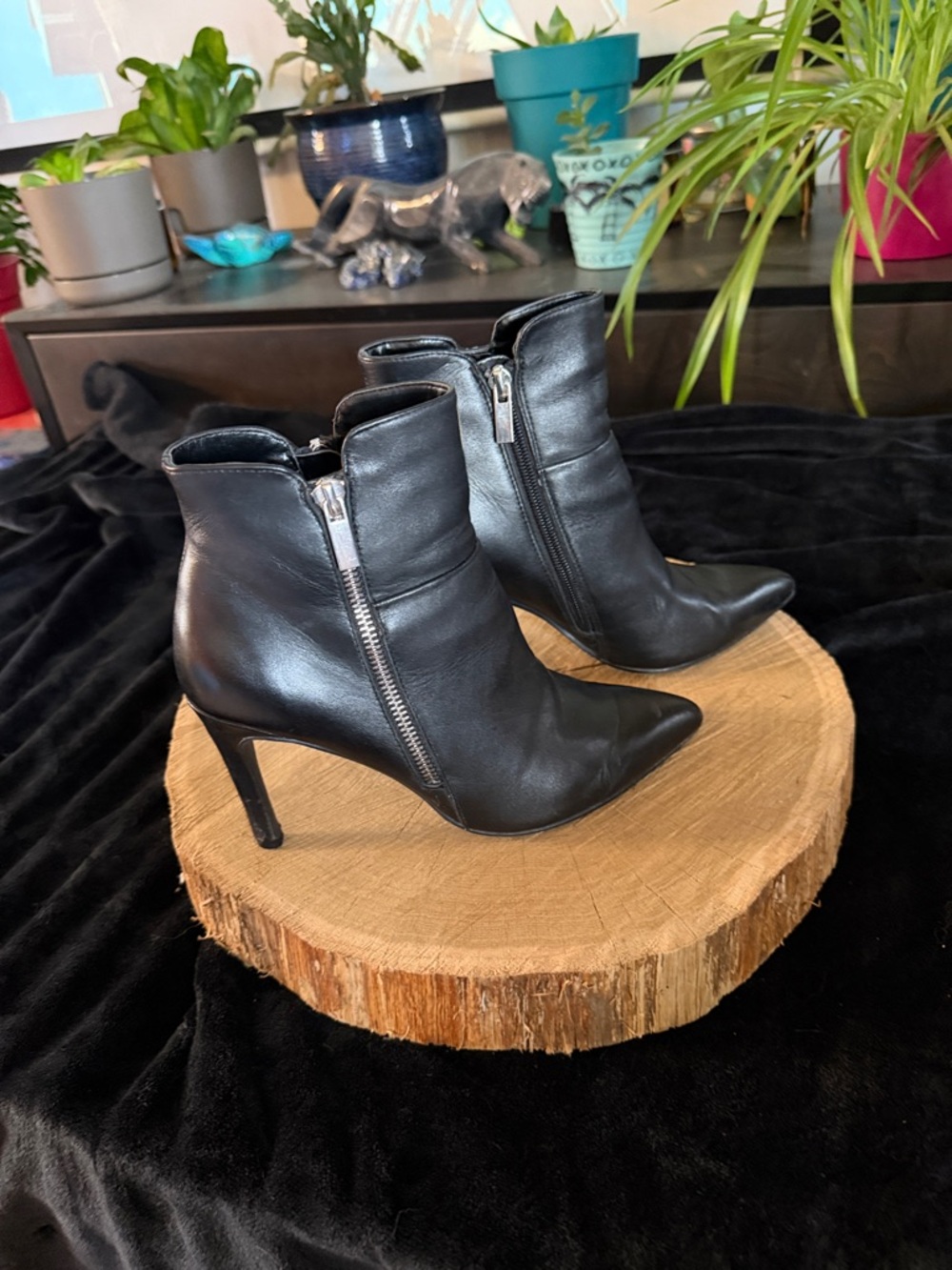 le chateau Black Leather Pointed-Toe Ankle Booties with Side Zipper